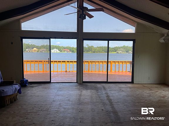 5th image of 3074 Riverside Dr W