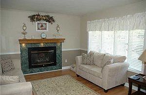 5th image of 160 Belmont Ct W