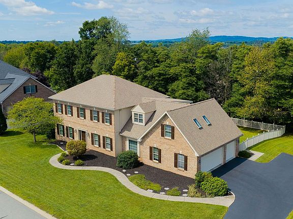 2nd image of 1140 Sarazen Way