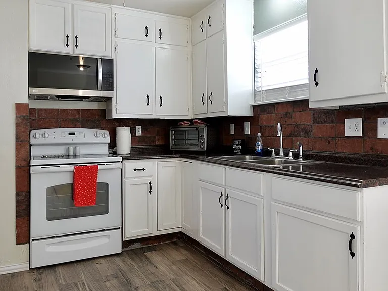 4719 Bowie Dr — Photo 9