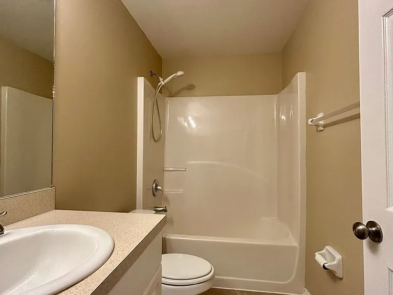 346 Bell Blvd S — Photo 12