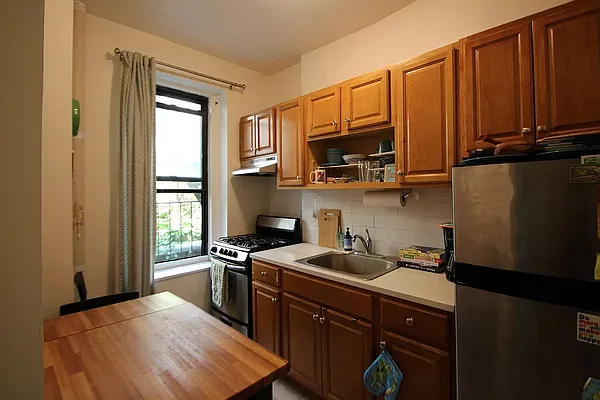 Rented by Douglas Elliman | media 4