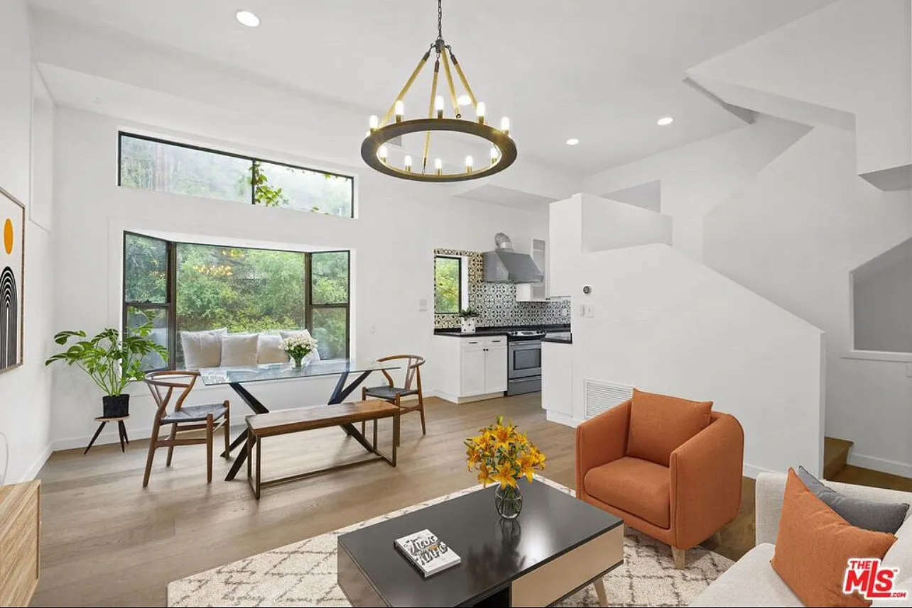8708 Wonderland Avenue — Photo 1