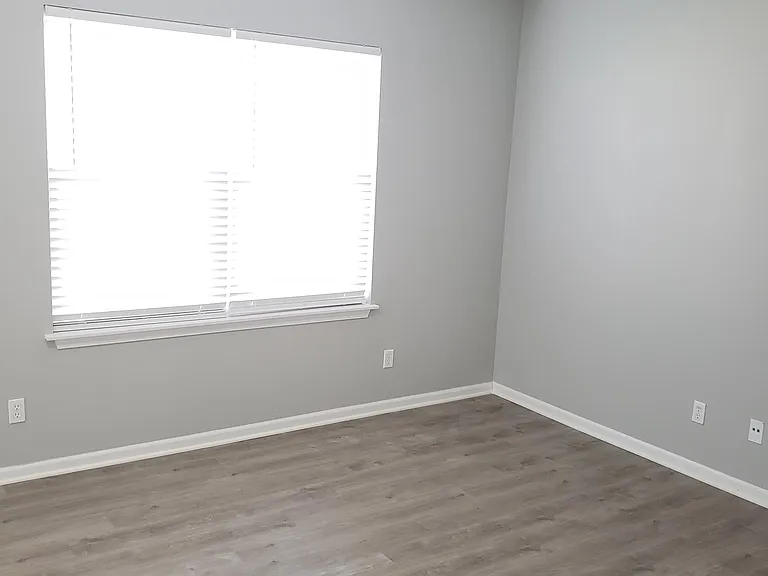 8327 N Nodaway Ave — Photo 6