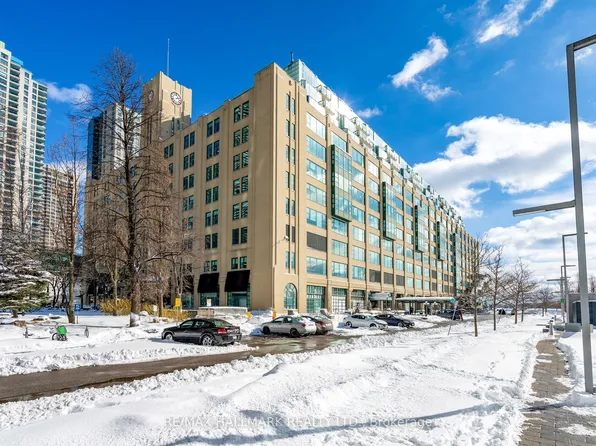 211 Queens Quay W #1005, Toronto, ON M5J 2M6