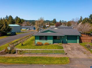 682 SE Swan Ave, Siletz, OR 97380