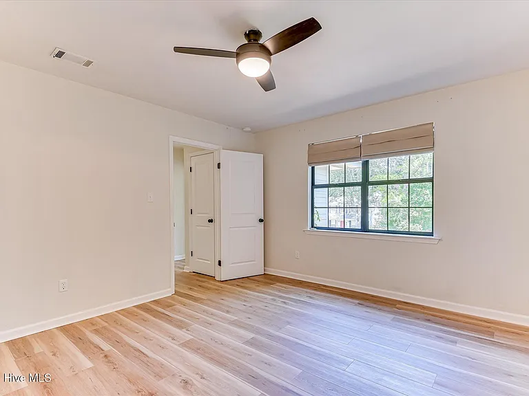 139 Crawford Dr — Photo 22