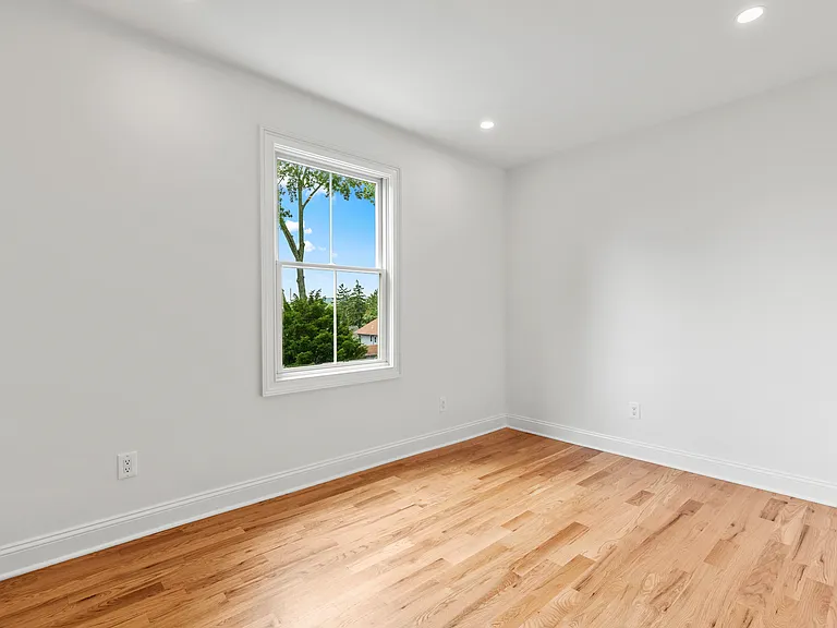 43 Franklin Ave #2 — Photo 7