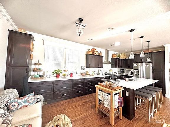 5th image of 33 33 Blanco Place