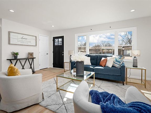 4th image of 1275 Lindsay Ln