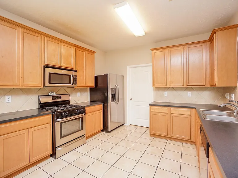 1323 Colonial Manor Dr — Photo 12