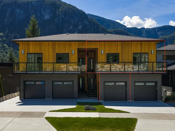 2096 Crumpit Woods Dr #2, Squamish, BC V8B 0T6