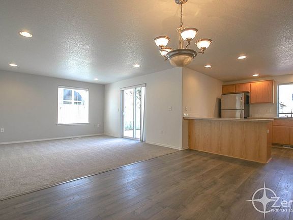 3rd image of 4422 NE 136th Ave