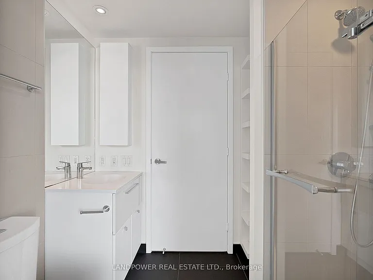 15 Grenville St #2609 — Photo 14