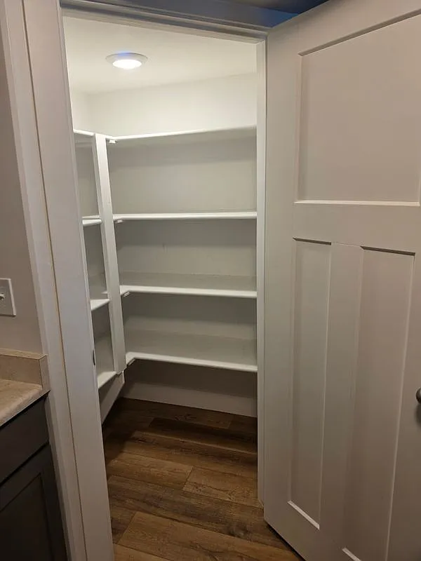 2 bed, 1.0 bath, 1400 sqft, $1,275 — Photo 4