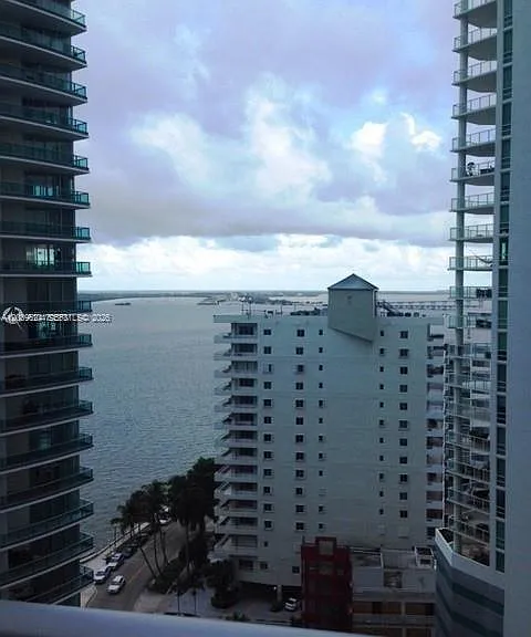 1300 Brickell Bay Dr #1707 — Photo 3