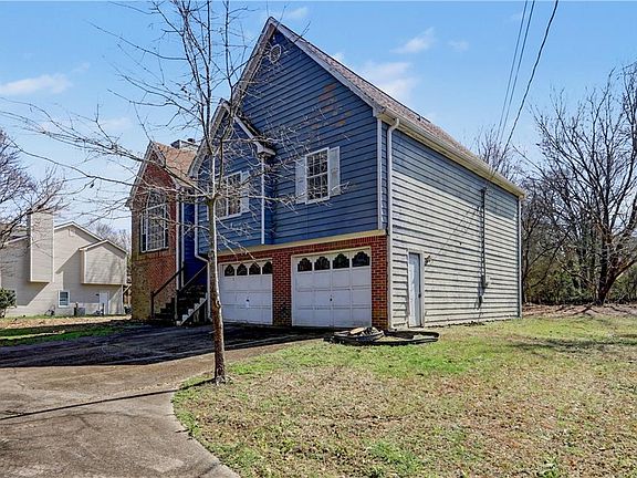 3rd image of 5323 Moon Rd