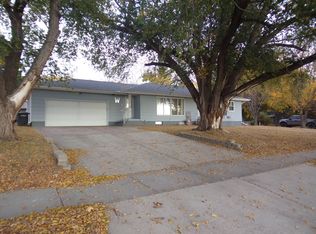 621 W 12th Ave, Mitchell, SD 57301