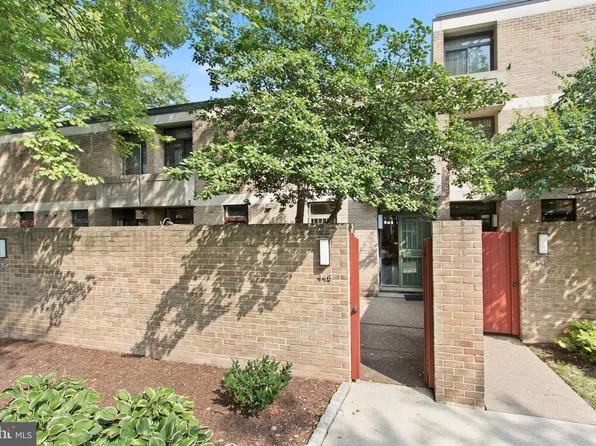 448 M St SW #4, Washington, DC 20024
