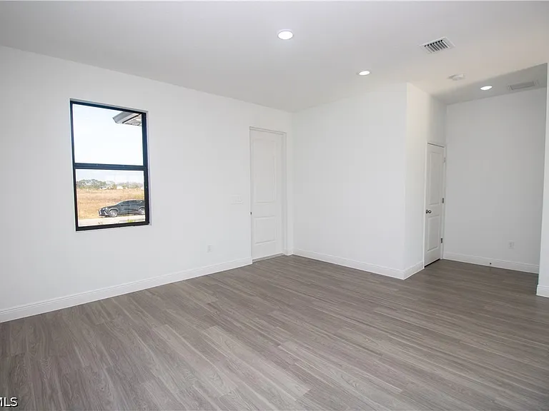 9004 W Justice Cir — Photo 29