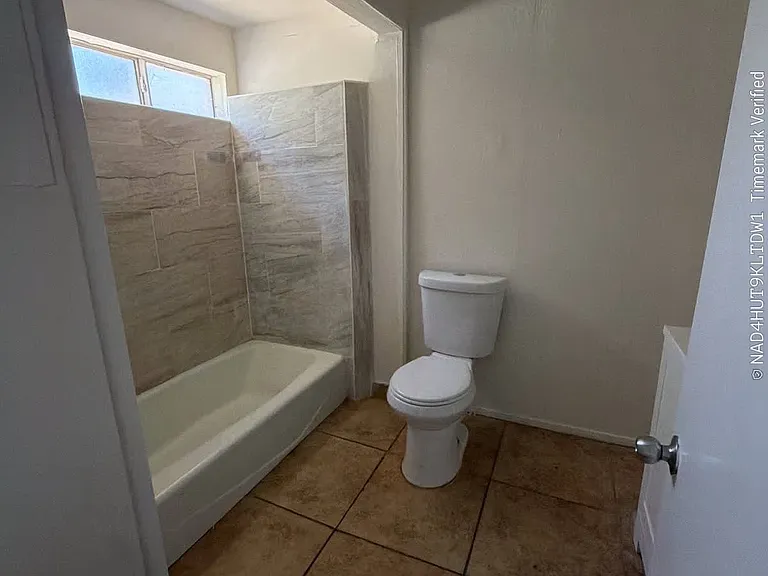 118 Lincoln Ave #B — Photo 8