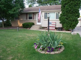 5446 S 114th St, Hales Corners, WI 53130
