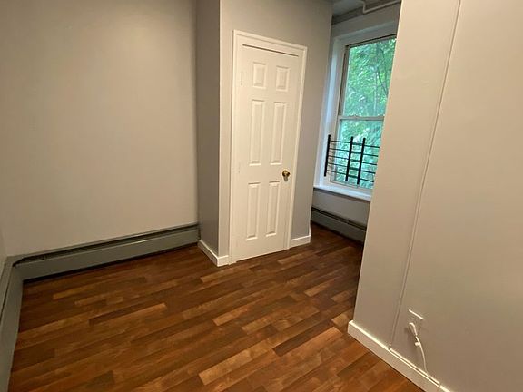 4th image of 119 W Parmenter St APT 2R