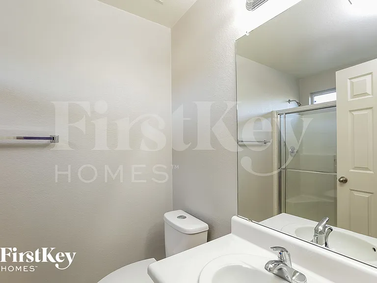 6654 E Rhodes St — Photo 11