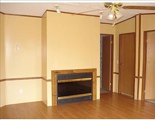 3rd image of 28733 Hollingsworth Dr