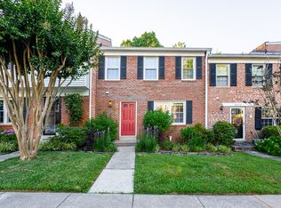 8334 Uxbridge Ct, Springfield, VA 22151