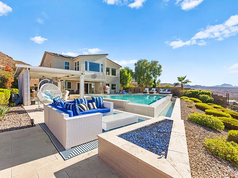 55 Vista Outlook St — Photo 46