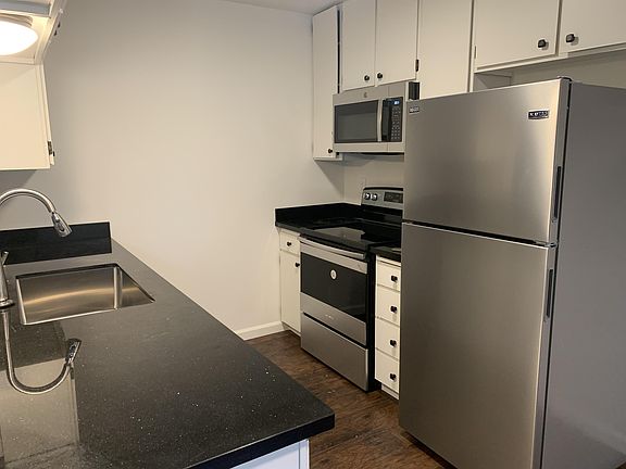 2nd image of 3629 Bechelli Ln #5