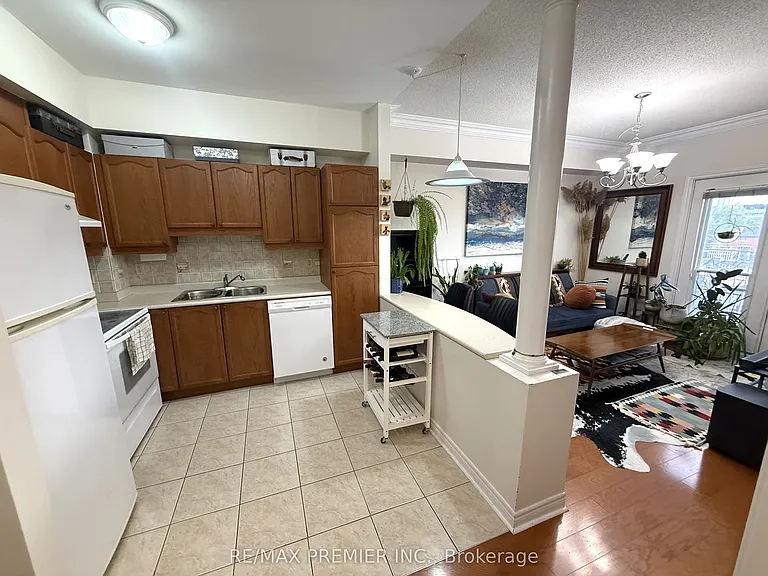 9944 Keele St #303 — Photo 13
