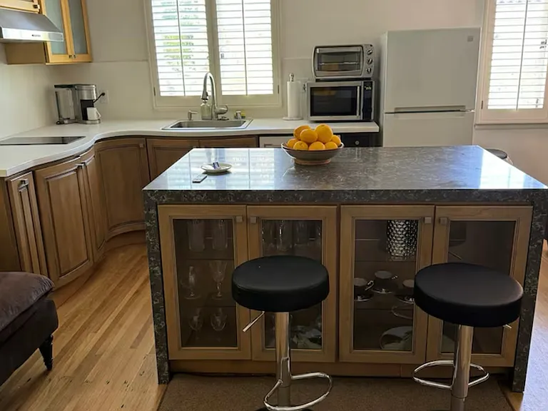 Huntington Cir — Photo 12