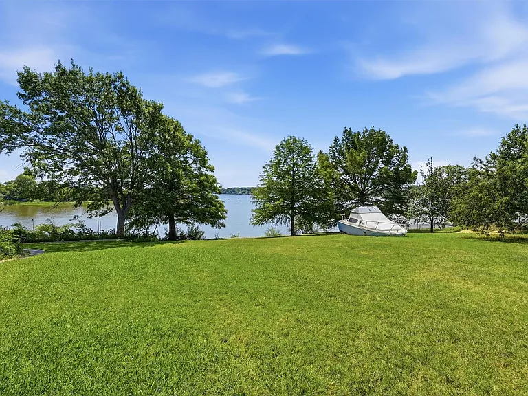 3218 Sunrise Ct — Photo 23