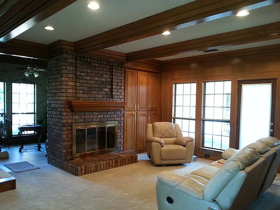 5th image of 2 Glenbrook Cir
