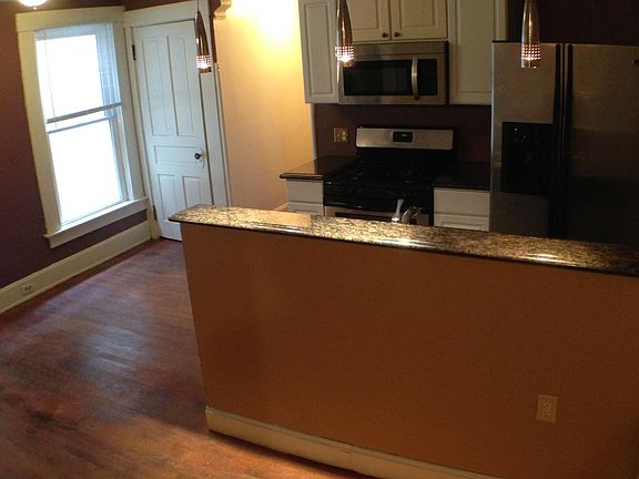 5th image of 2415 Vine St #2