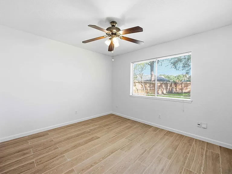 16202 Mill Point Dr — Photo 20