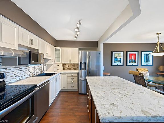 2nd image of 688 Preston Pkwy #401