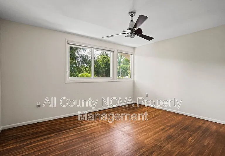 6428 Earlham Dr — Photo 30