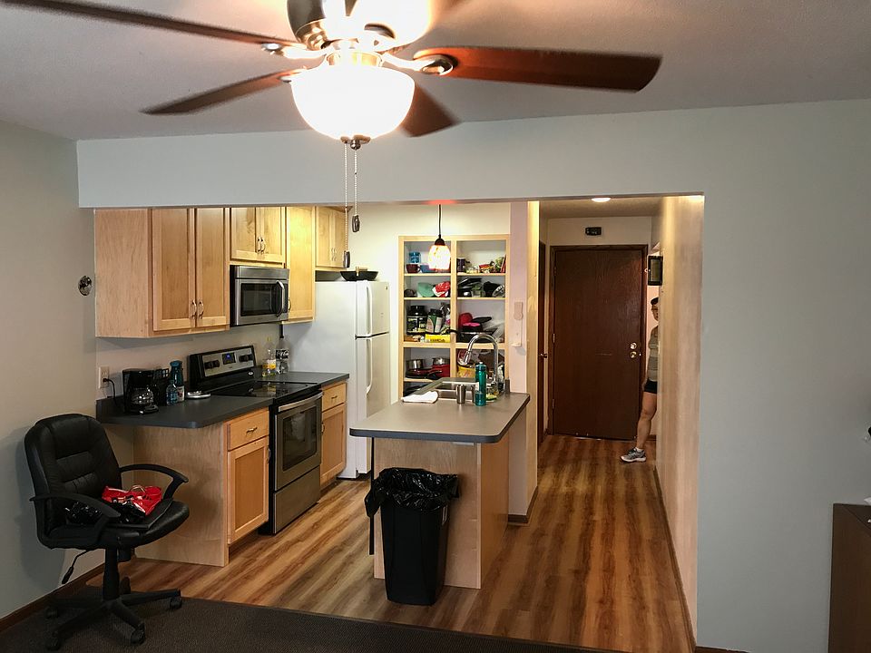 1st image of 808 13th Ave SE APT 4