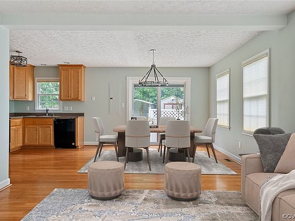 5th image of 1324 N Lakeshore Dr
