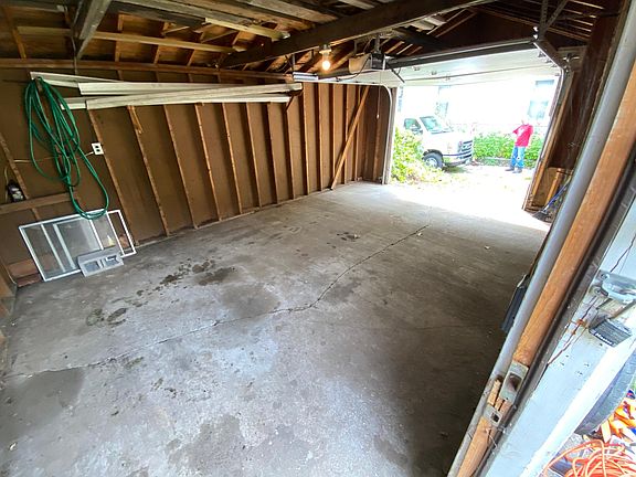 3rd image of 2511 27th Ave N