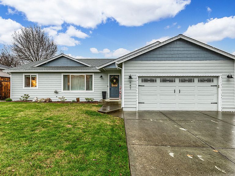 947 Ridgeview Dr, Eagle Pt, OR 97524 | Zillow