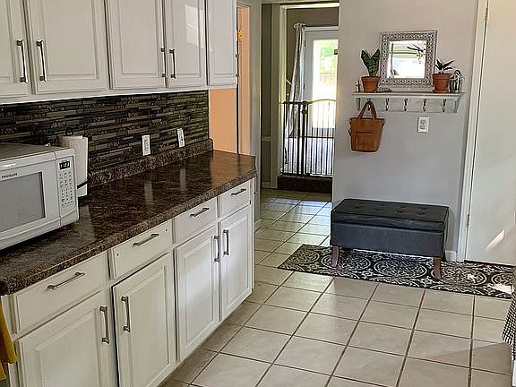 3rd image of 2113 Luwanna Dr