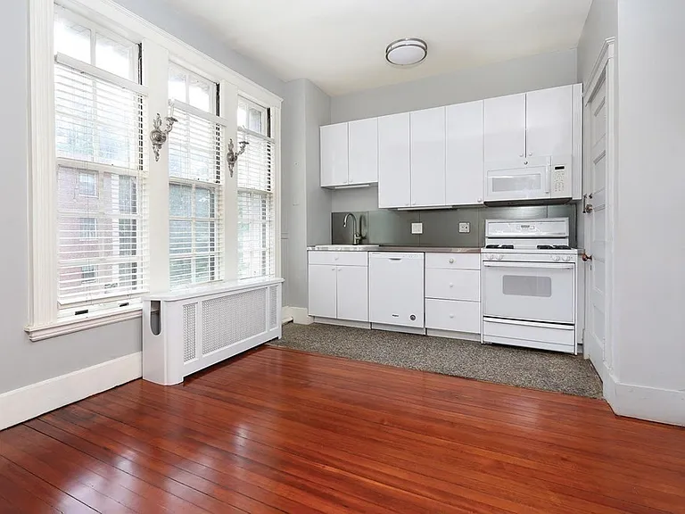 1514 Beacon St #27 — Photo 8