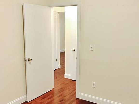 4th image of 4726 49th St APT 4H