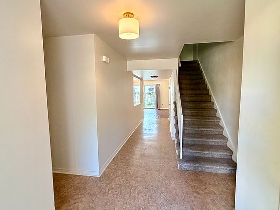 5th image of 2104 Caswell Ln