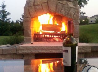 1808 Cascade Dr, Vernon Hills, IL 60061