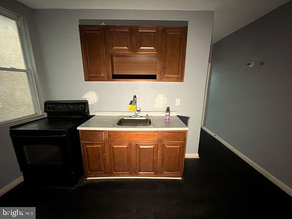 2nd image of 4113 N Broad St